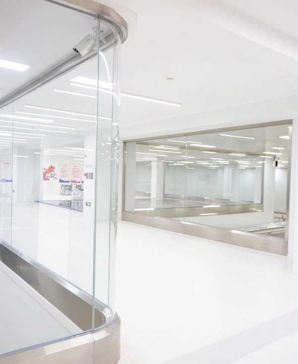 从 “参观通道” 到 “品牌展厅”：如何打造会 “说话” 的洁净走廊