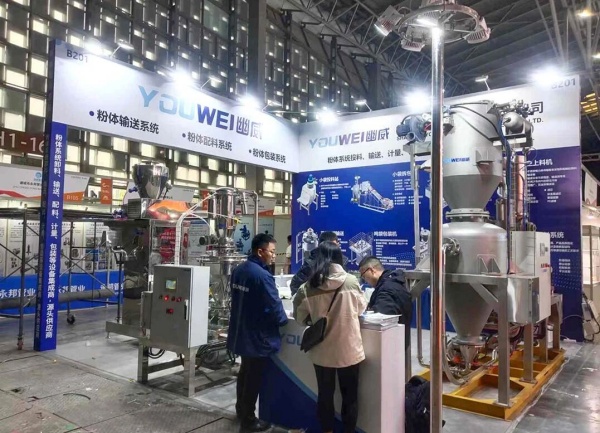 广交会参展必看：绿色特装vs标摊，选对让你的订单翻倍！