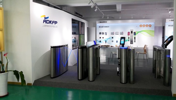 把展厅搬进办公楼!一进门,就是企业最强名片 企业展厅设计的小窍门