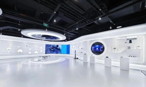 移远科技展厅：解锁万物互联的未来秘境