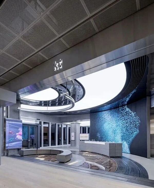 设计趋势引领｜未来展厅新范式：未来感科技空间重塑宇宙级沉浸体验