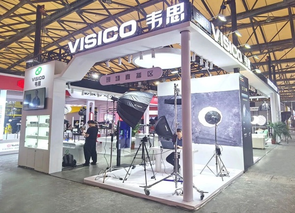 2026上海婚纱礼服时装周定档7月！在15万平米的“神仙打架”现场，如何用一盏好光，让你的高定婚纱一眼吸住挑剔买手？