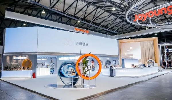 沉浸式环形发光历程墙展厅设计